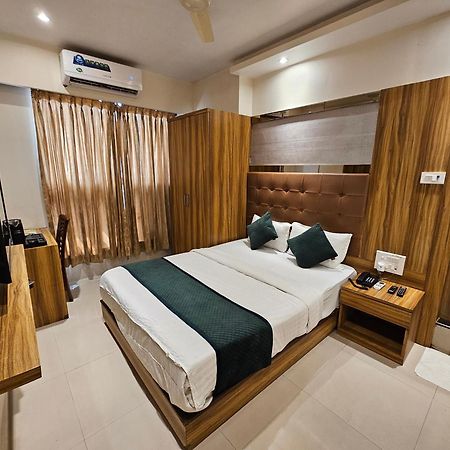 Hotel Bkc Garden - Near Us Embassy Bkc Bombay Eksteriør billede