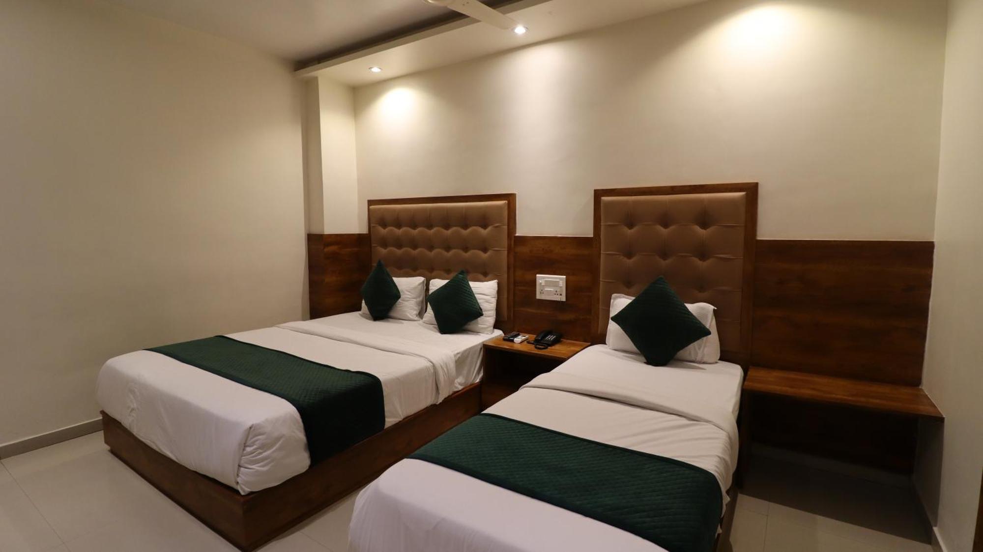 Hotel Bkc Garden - Near Us Embassy Bkc Bombay Eksteriør billede