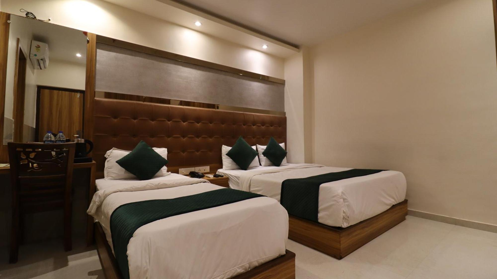 Hotel Bkc Garden - Near Us Embassy Bkc Bombay Eksteriør billede
