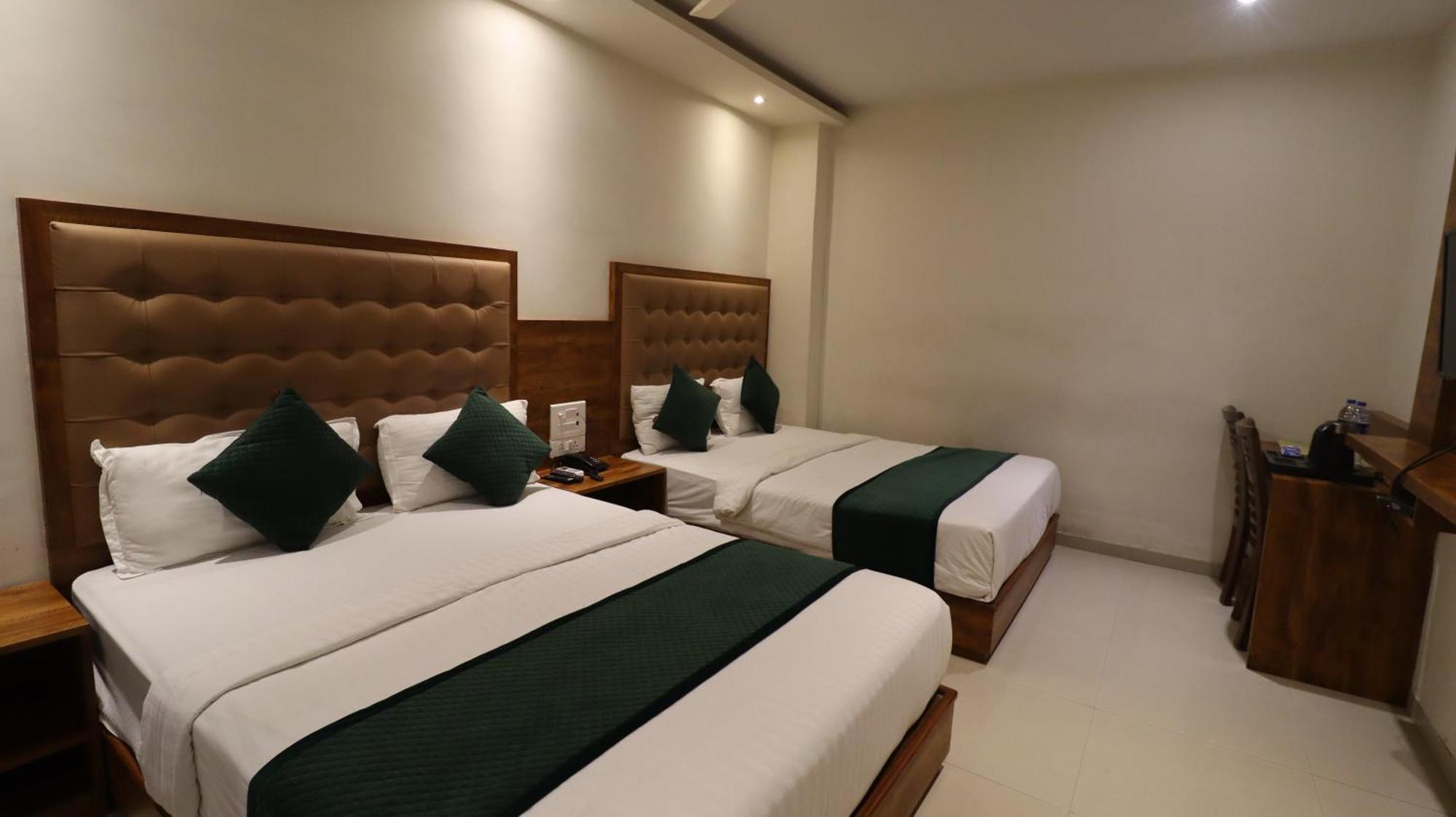 Hotel Bkc Garden - Near Us Embassy Bkc Bombay Eksteriør billede