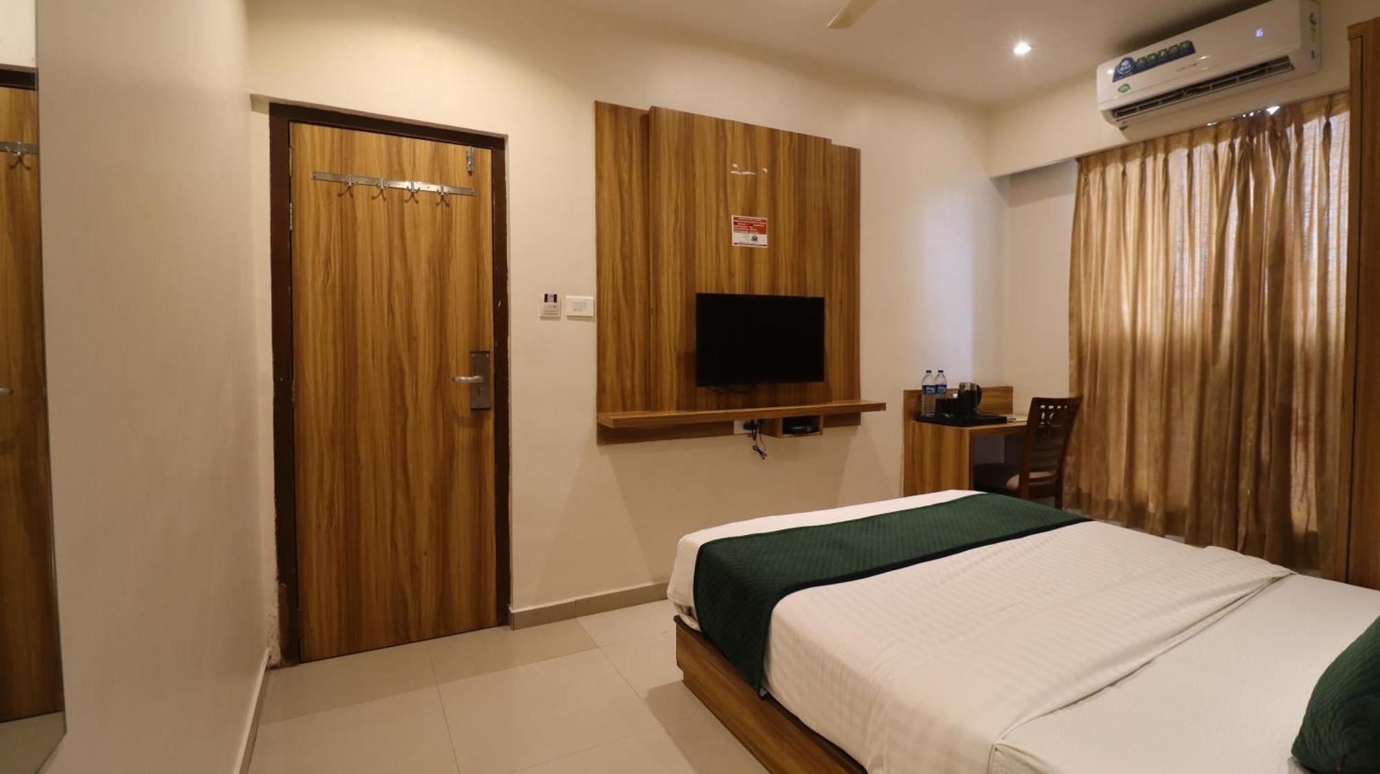 Hotel Bkc Garden - Near Us Embassy Bkc Bombay Eksteriør billede