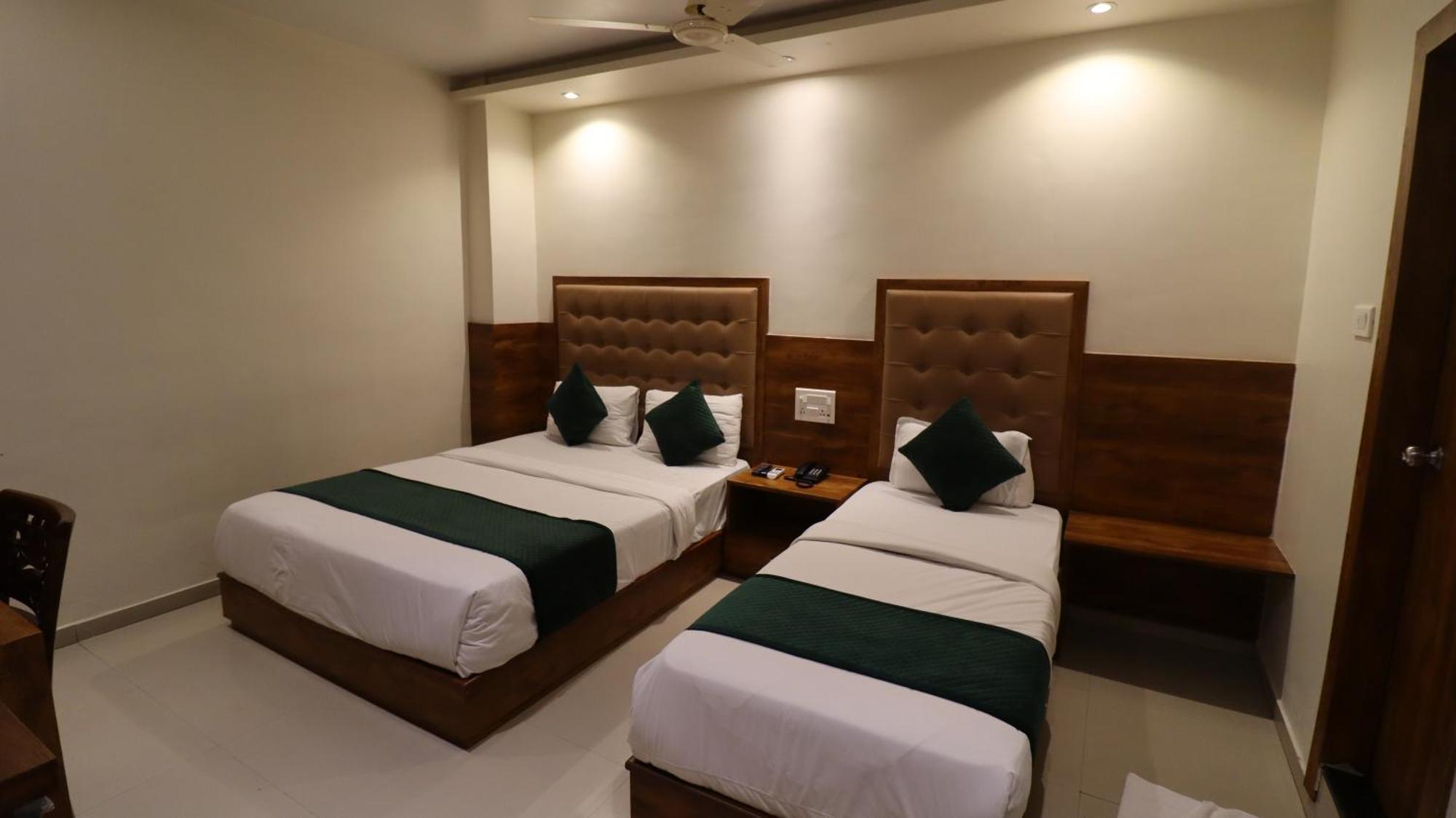 Hotel Bkc Garden - Near Us Embassy Bkc Bombay Eksteriør billede
