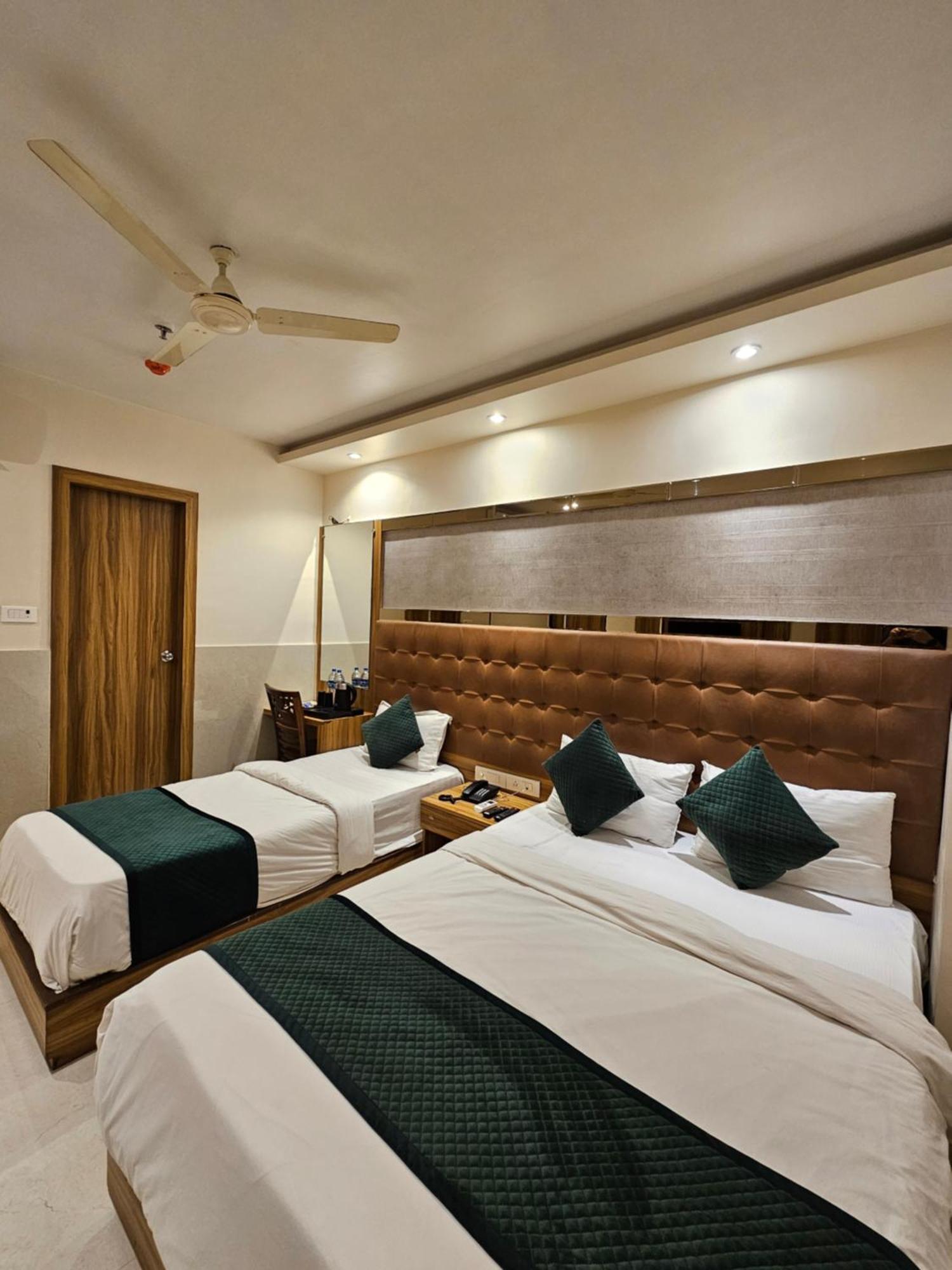 Hotel Bkc Garden - Near Us Embassy Bkc Bombay Eksteriør billede