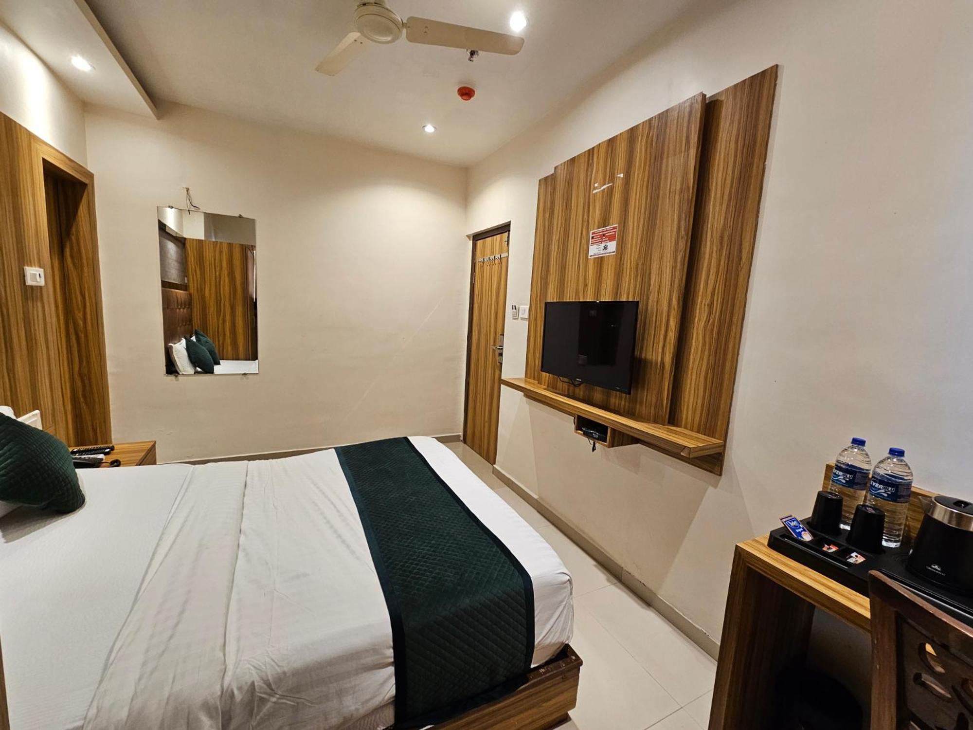 Hotel Bkc Garden - Near Us Embassy Bkc Bombay Eksteriør billede