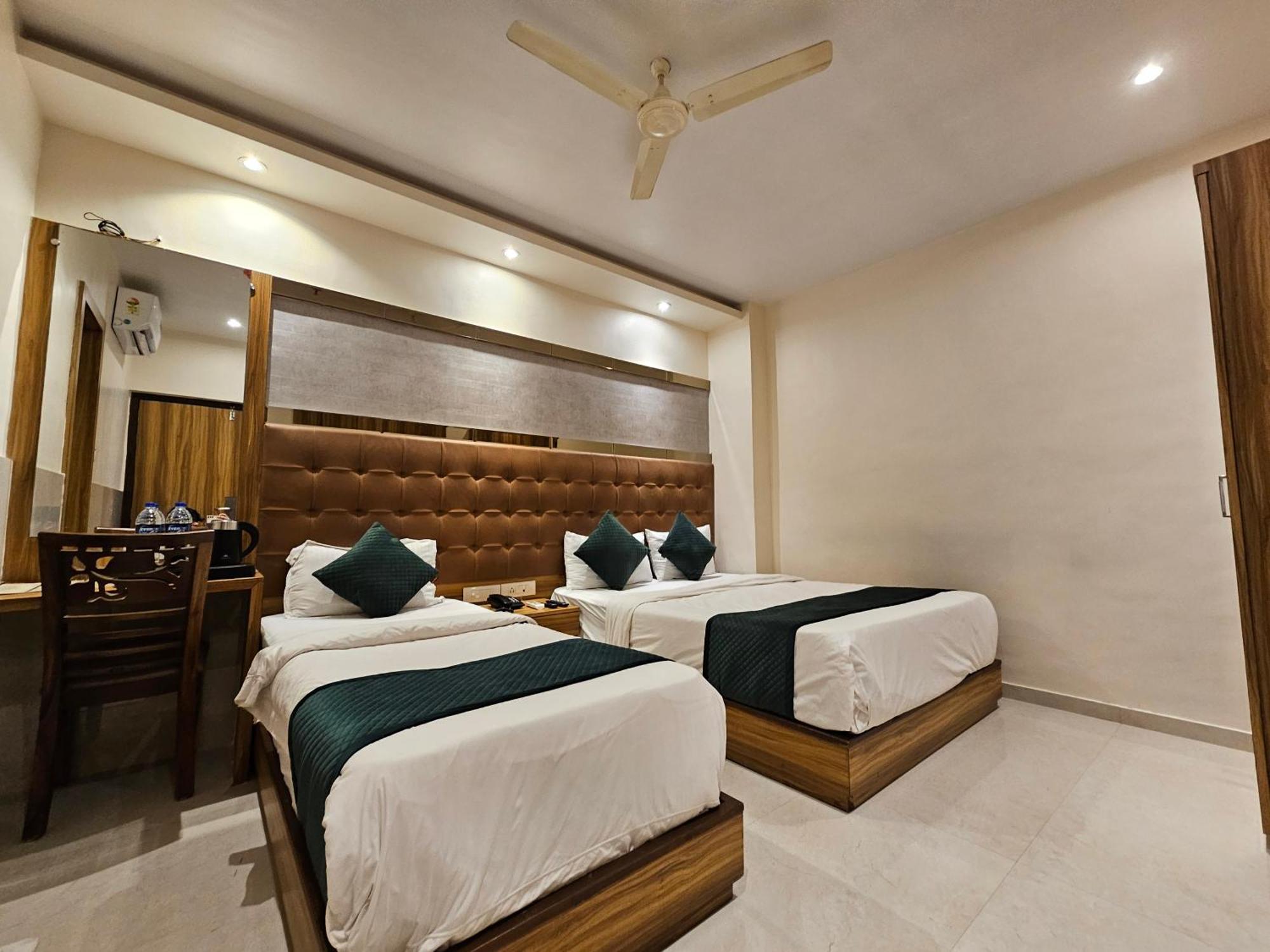 Hotel Bkc Garden - Near Us Embassy Bkc Bombay Eksteriør billede